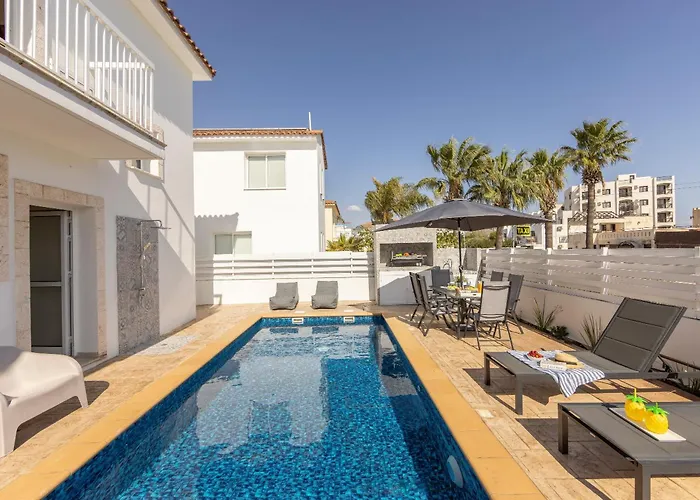 Cemelia Vila Protaras