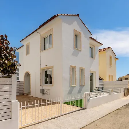 Cemelia Protaras